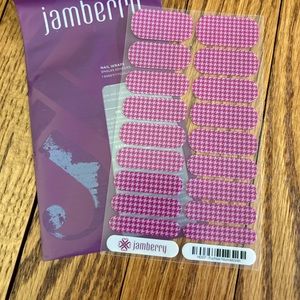 Jamberry nail wraps Fuchsia Houndstooth pattern